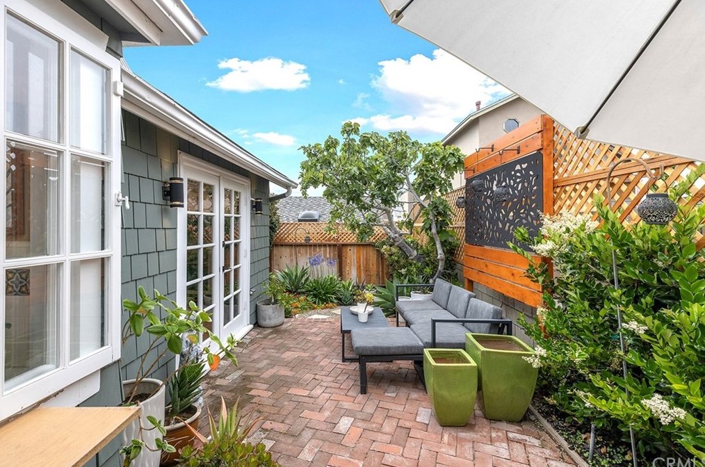 626 Anita St, Laguna Beach CA  92651-2906 exterior
