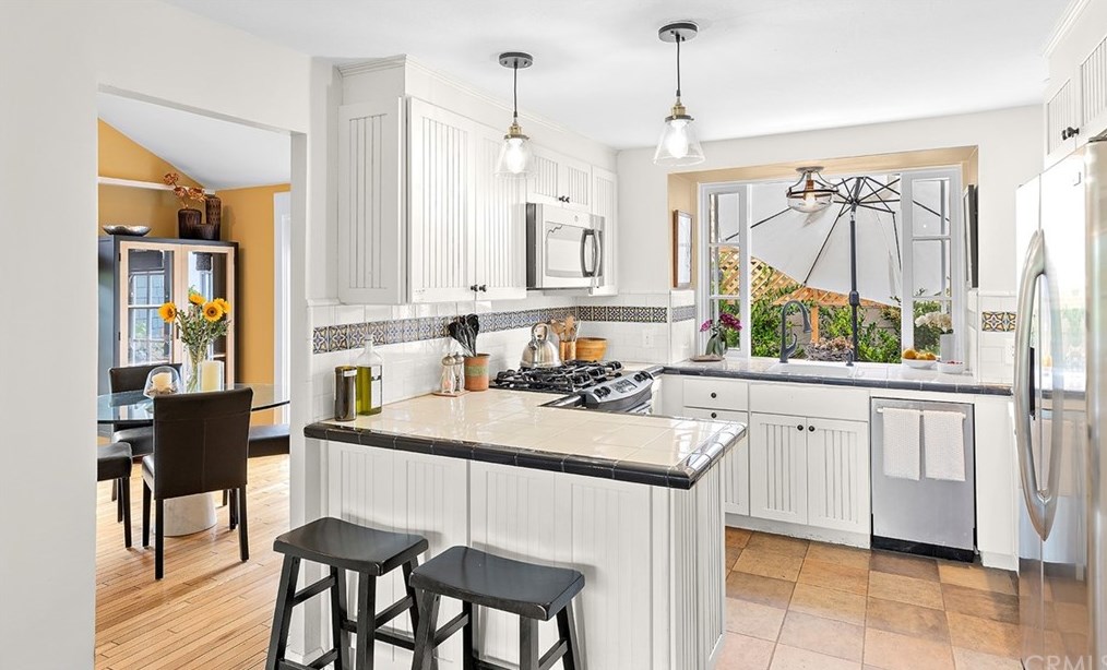 626 Anita St, Laguna Beach CA  92651-2906 exterior
