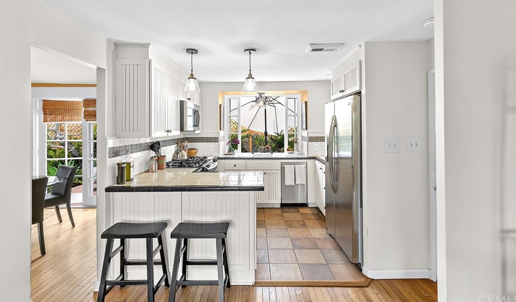 626 Anita St, Laguna Beach CA  92651-2906 exterior