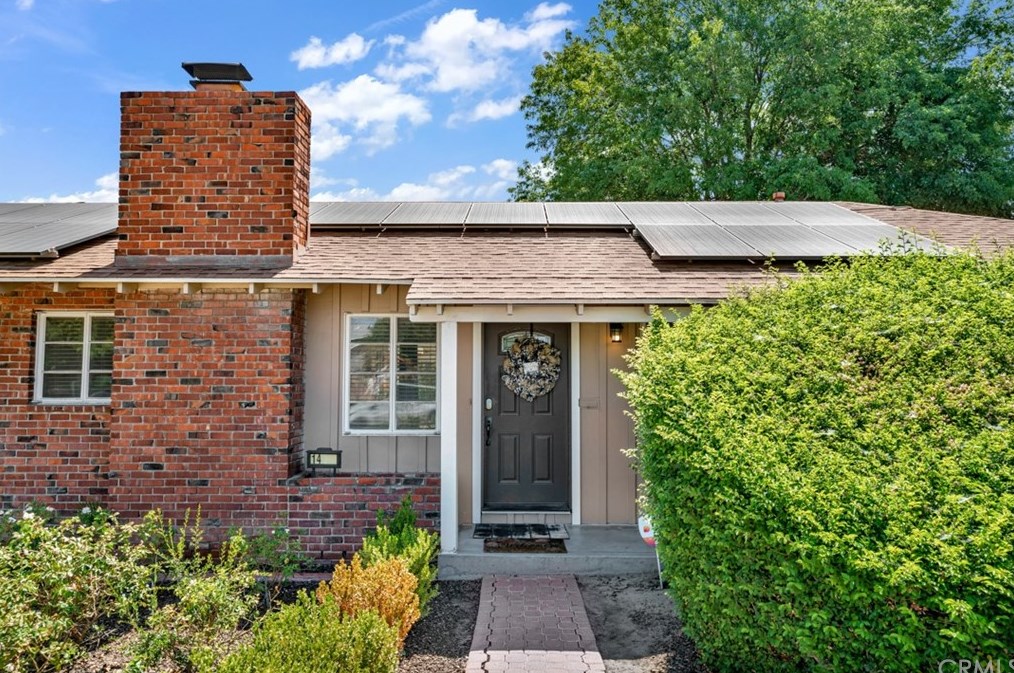 1421 Garretson Ave, Corona, CA 92879-2425