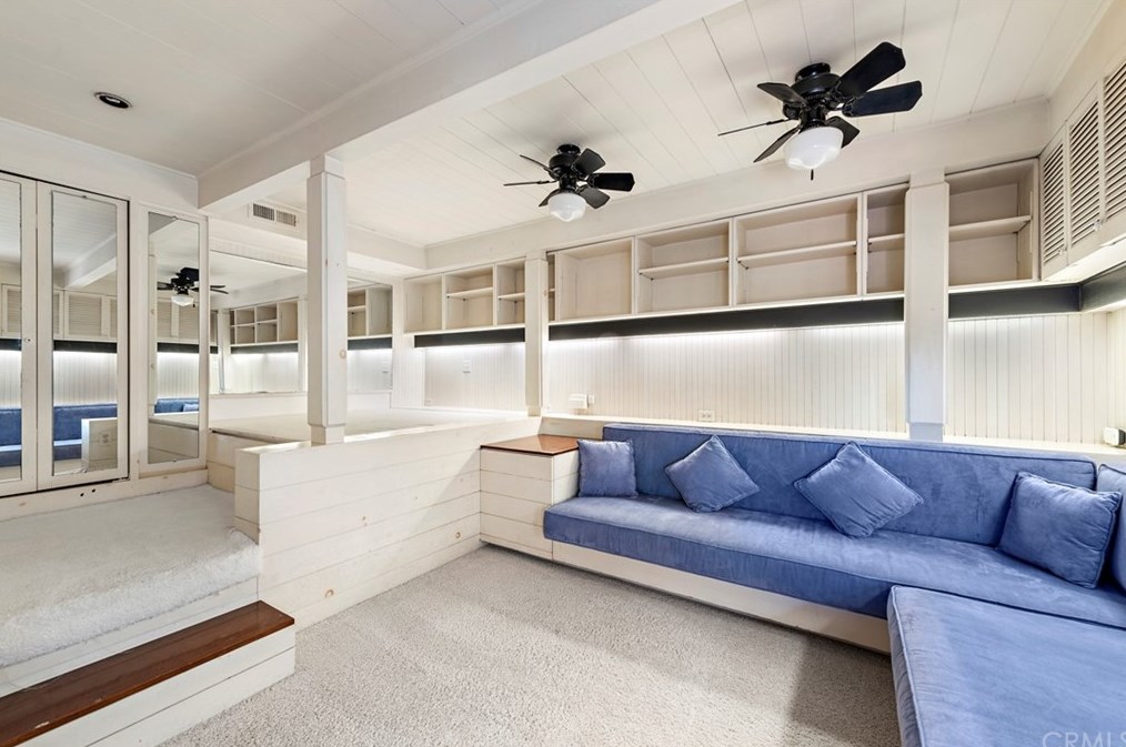 2845 Rounsevel Ter, Laguna Beach CA  92651-4127 exterior