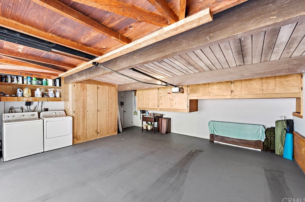 2845 Rounsevel Ter, Laguna Beach CA  92651-4127 exterior