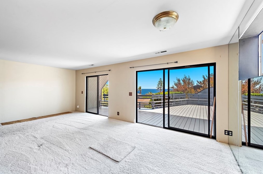 2845 Rounsevel Ter, Laguna Beach CA  92651-4127 exterior