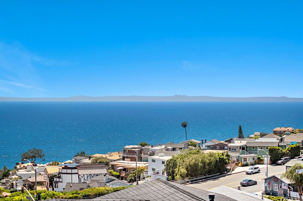 2845 Rounsevel Ter, Laguna Beach CA  92651-4127 exterior