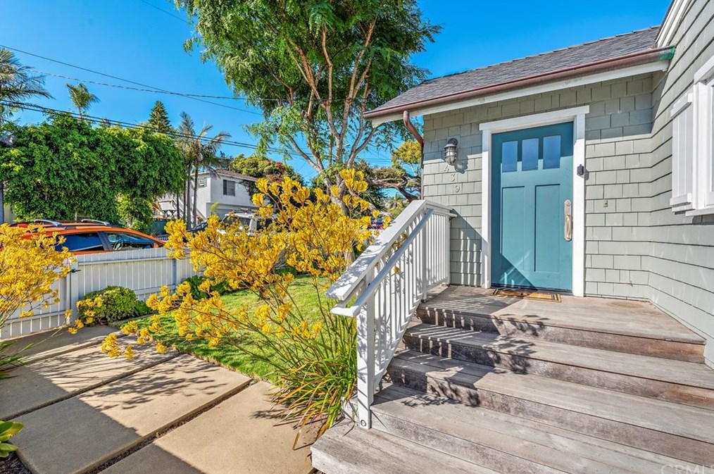 439 Thalia St, Laguna Beach, CA 92651-2515