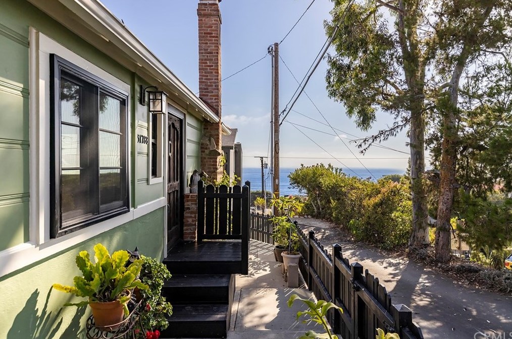 31788 5th Ave, Laguna Beach, CA 92651-6863