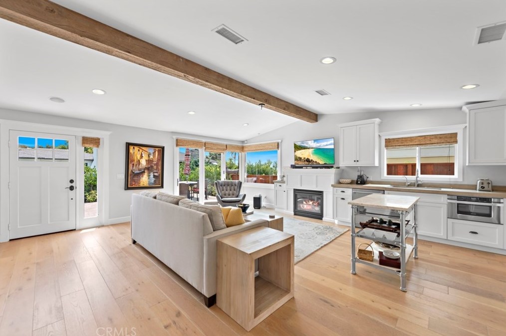 252 Wave St, Laguna Beach, CA 92651-1454