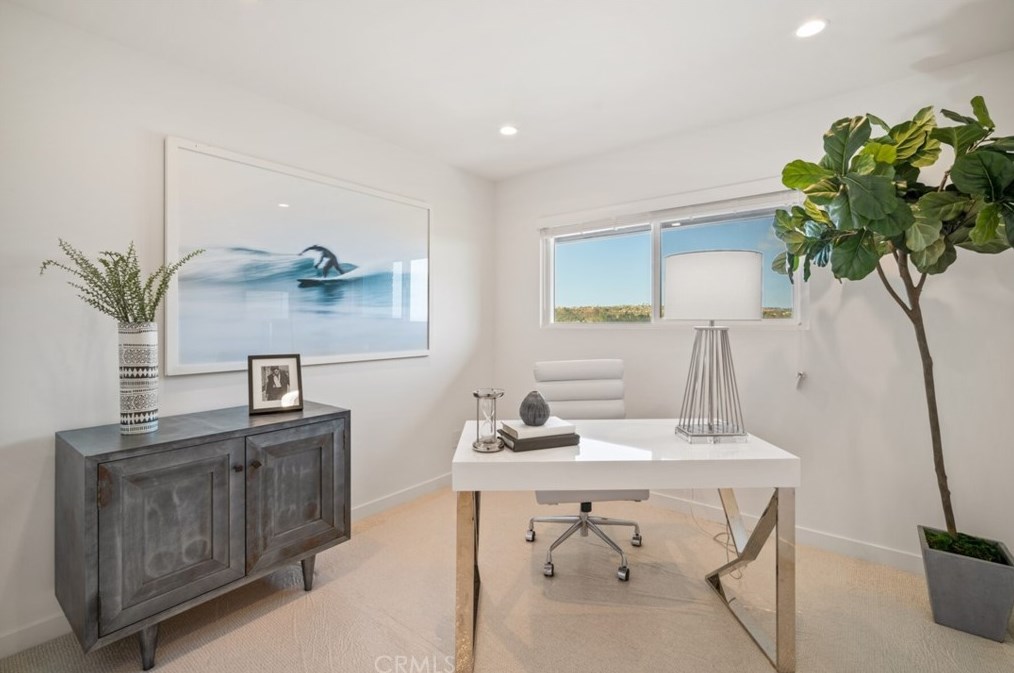 24231 Las Naranjas Dr, Laguna Beach CA  92677-2116 exterior