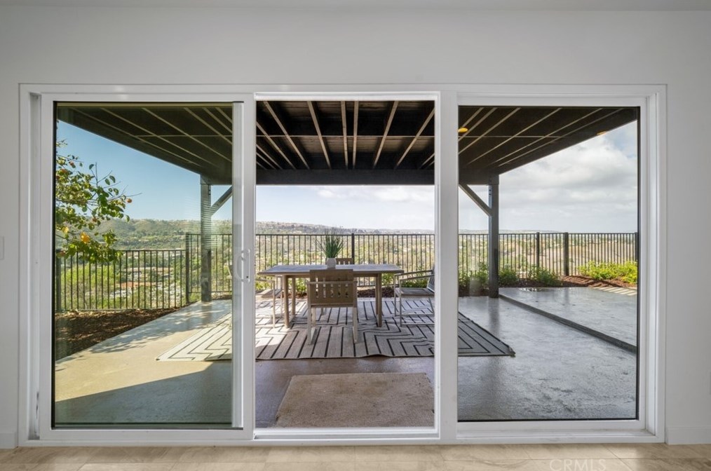 24231 Las Naranjas Dr, Laguna Beach CA  92677-2116 exterior