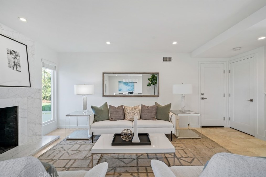 24231 Las Naranjas Dr, Laguna Beach CA  92677-2116 exterior