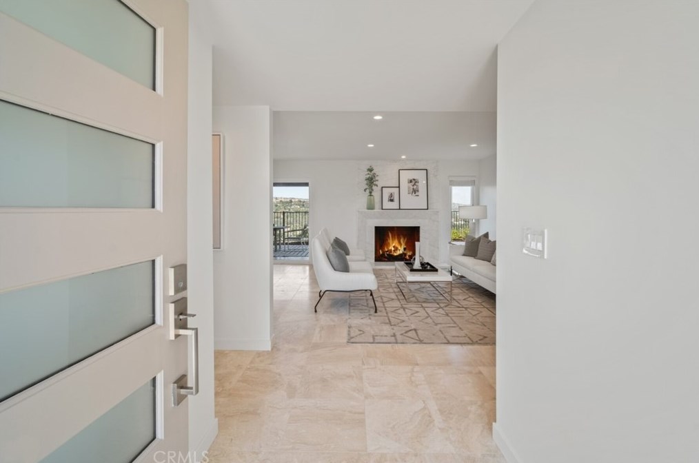 24231 Las Naranjas Dr, Laguna Beach CA  92677-2116 exterior