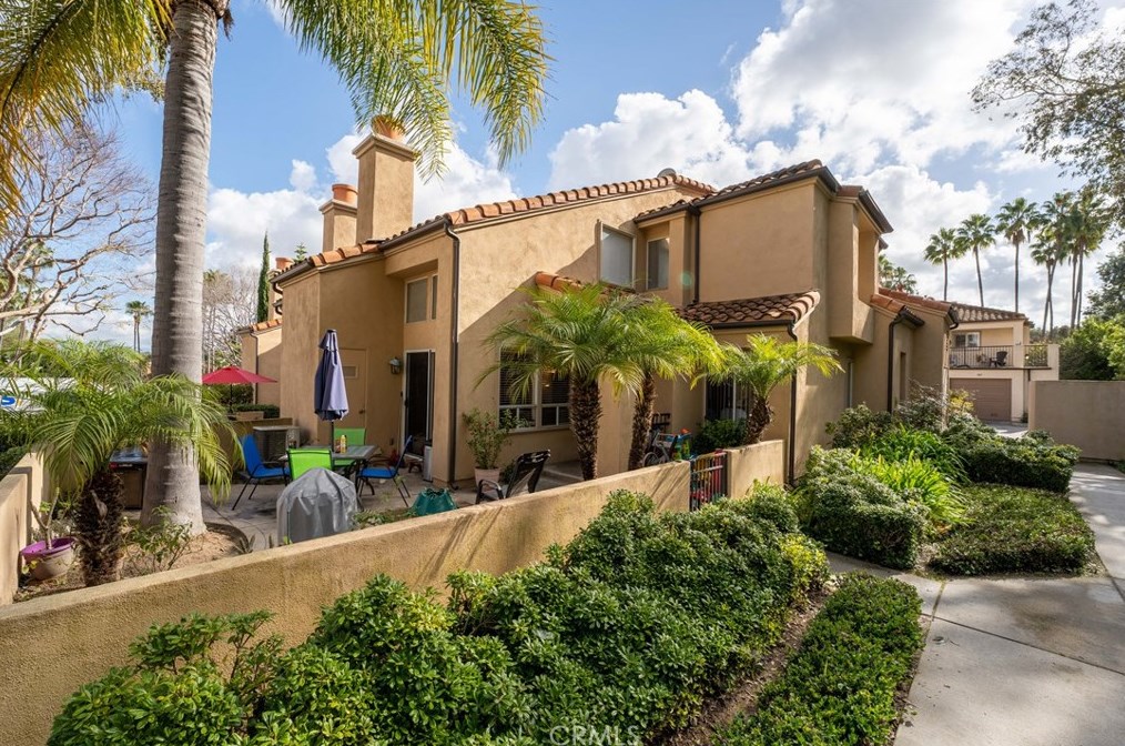 91 Corsica Dr, Newport Beach, CA 92660