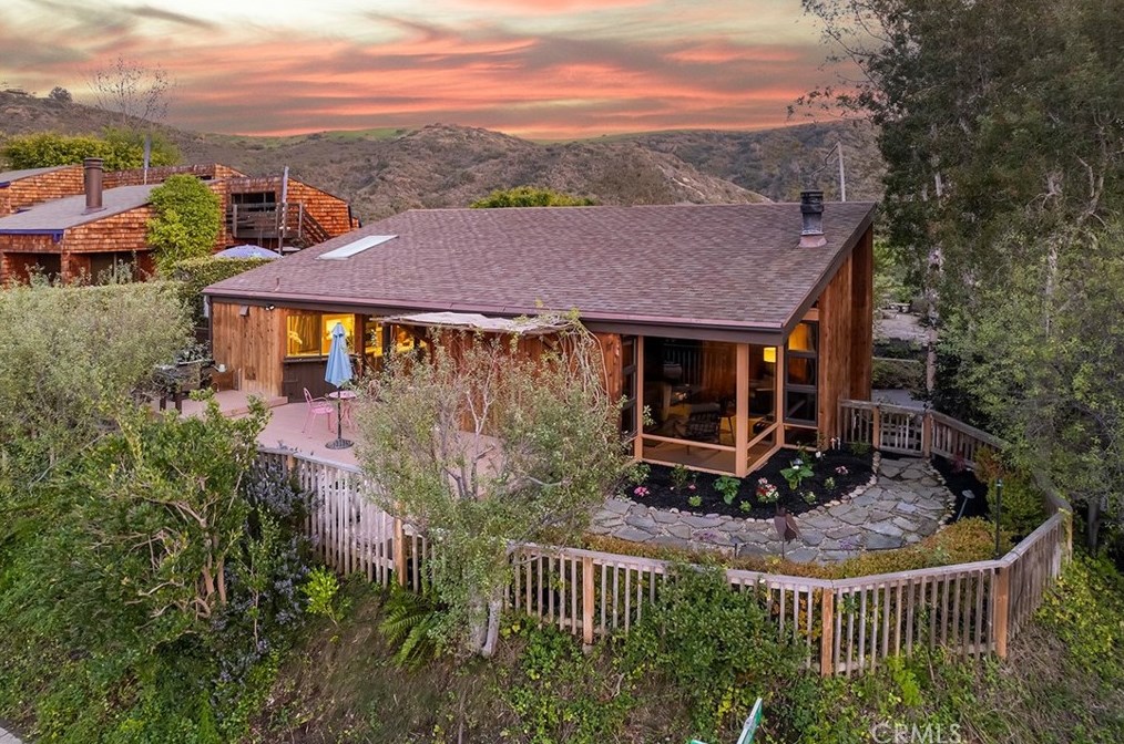 1472 Morningside Cir, Laguna Beach, CA 92651-2850