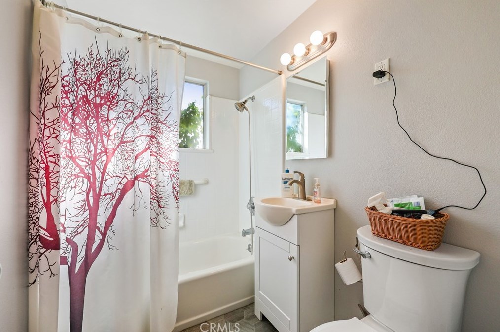 6112 Apache Rd, Westminster CA  92683-1918 exterior