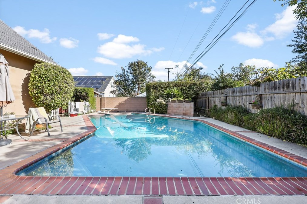 6112 Apache Rd, Westminster CA  92683-1918 exterior