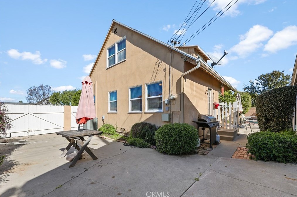 6112 Apache Rd, Westminster CA  92683-1918 exterior