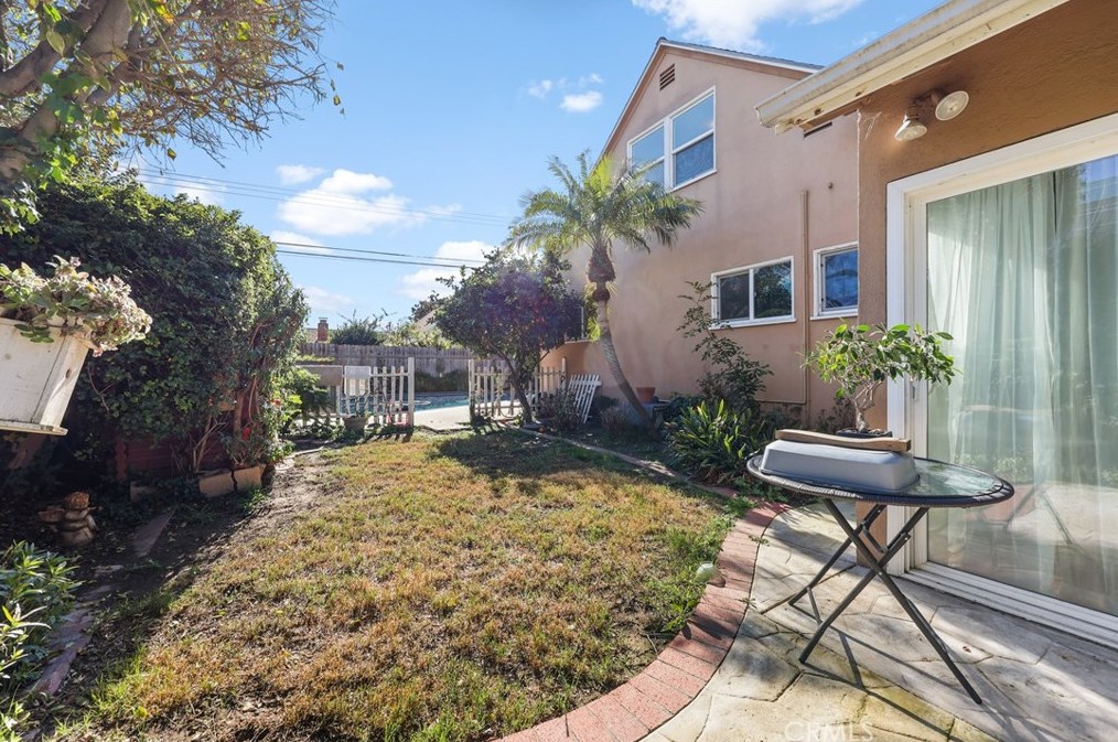 6112 Apache Rd, Westminster CA  92683-1918 exterior