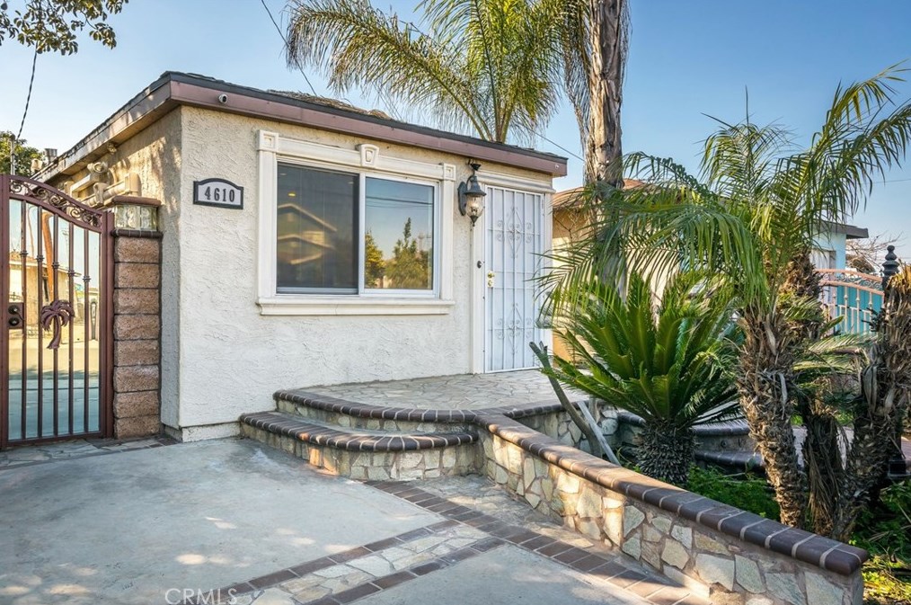 4610 Leonis St, Los Angeles CA  90040-1019 exterior