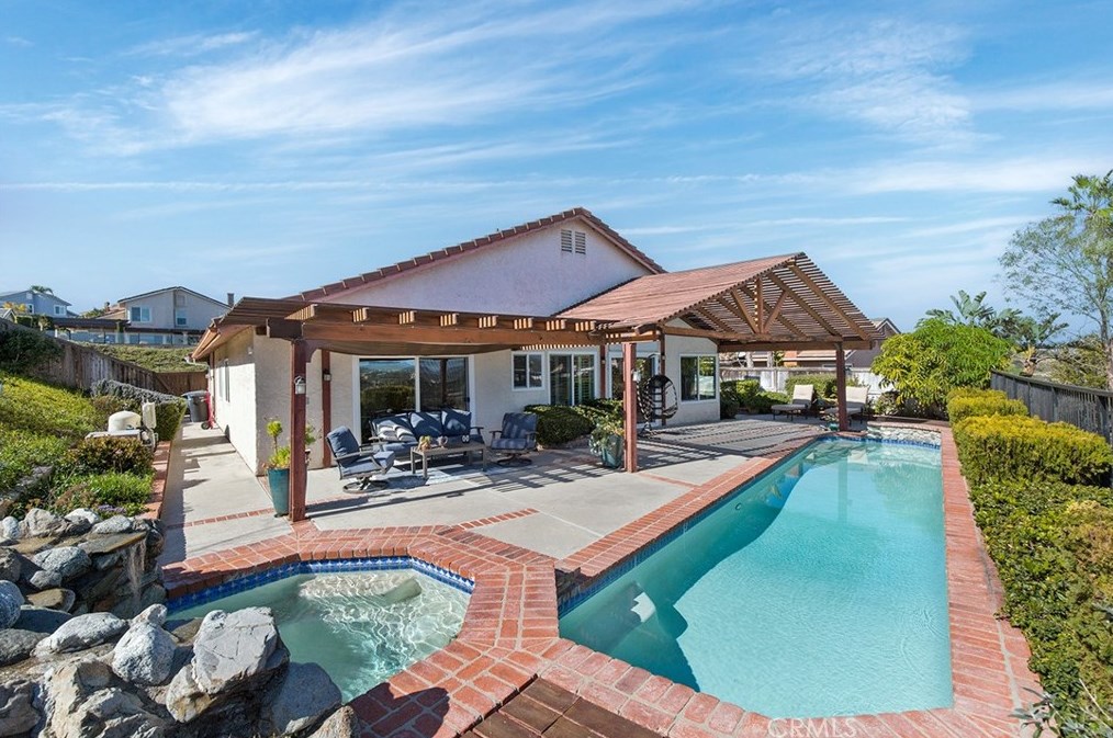 28182 Bedford Dr, Laguna Beach, CA 92677-1477