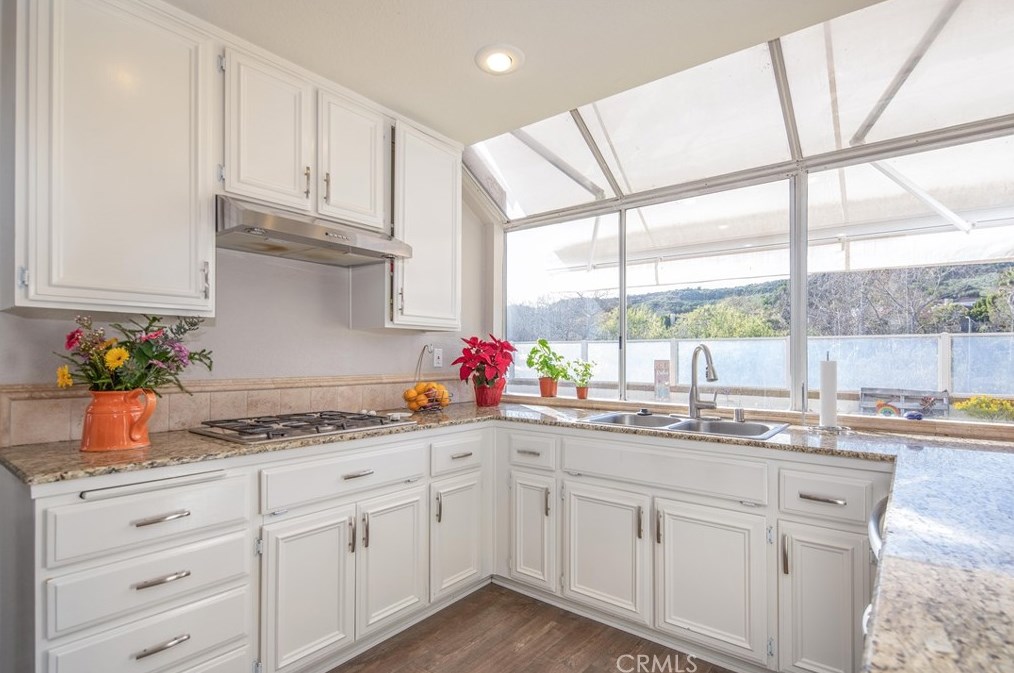 7 Songbird Ln, Laguna Beach, CA 92656-1232