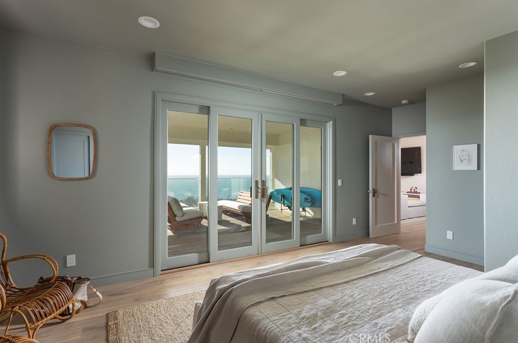 747 Bayview Pl, Laguna Beach CA  92651-2601 exterior