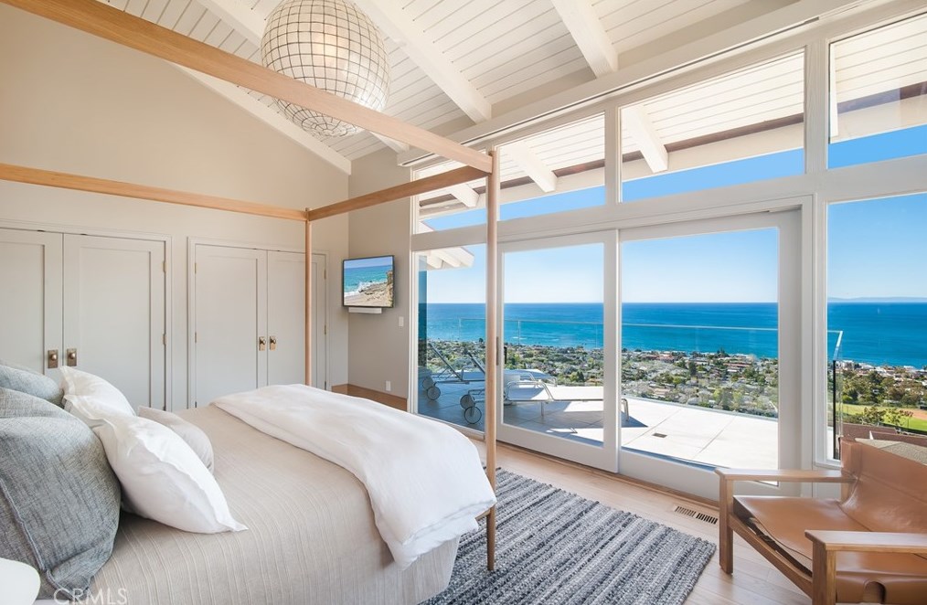 747 Bayview Pl, Laguna Beach CA  92651-2601 exterior
