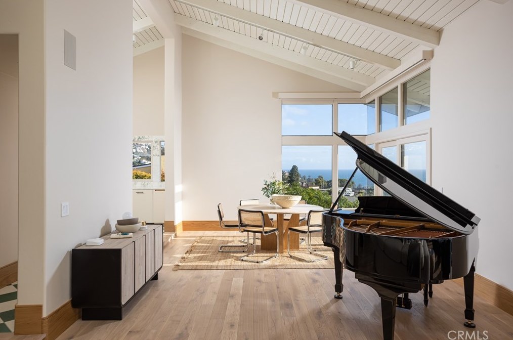 747 Bayview Pl, Laguna Beach CA  92651-2601 exterior