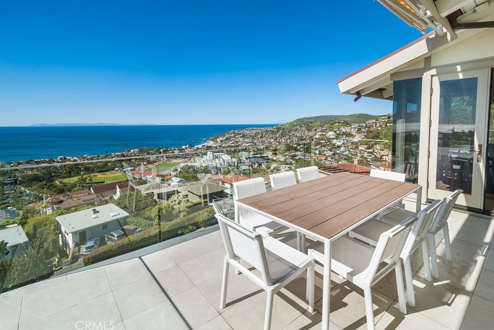 747 Bayview Pl, Laguna Beach CA  92651-2601 exterior