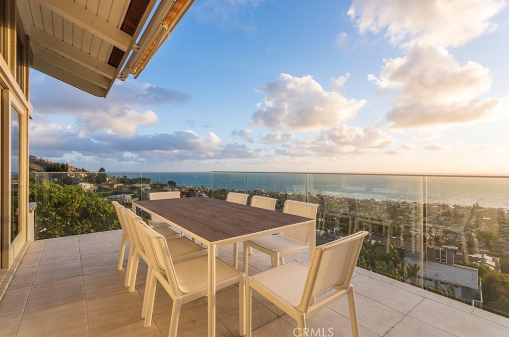 747 Bayview Pl, Laguna Beach CA  92651-2601 exterior