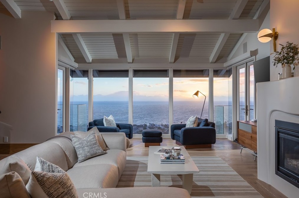 747 Bayview Pl, Laguna Beach CA  92651-2601 exterior