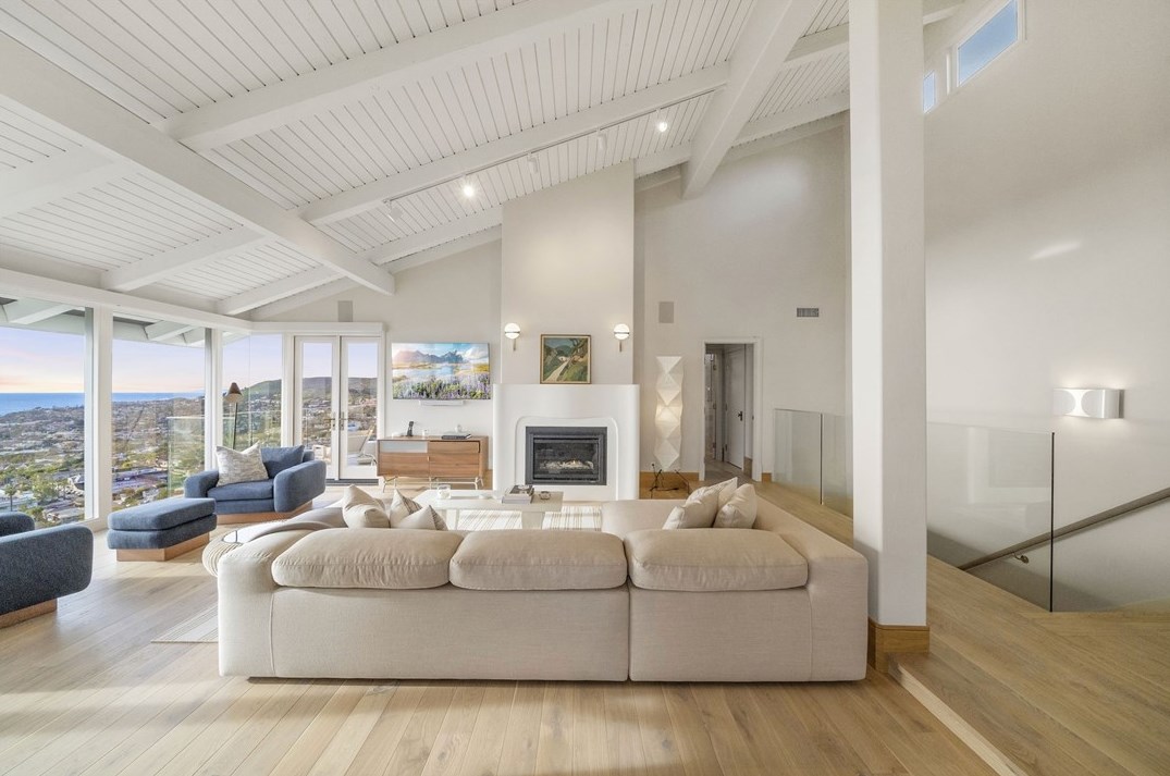 747 Bayview Pl, Laguna Beach CA  92651-2601 exterior