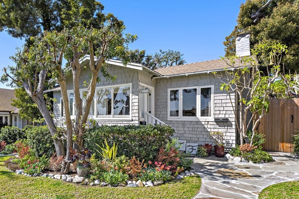 438 Holly St, Laguna Beach, CA 92651-1747