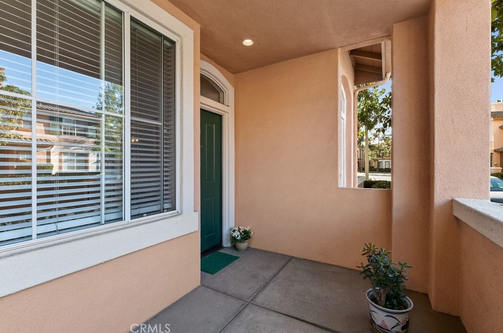 3305 Ladrillo Aisle, Irvine, CA 92606