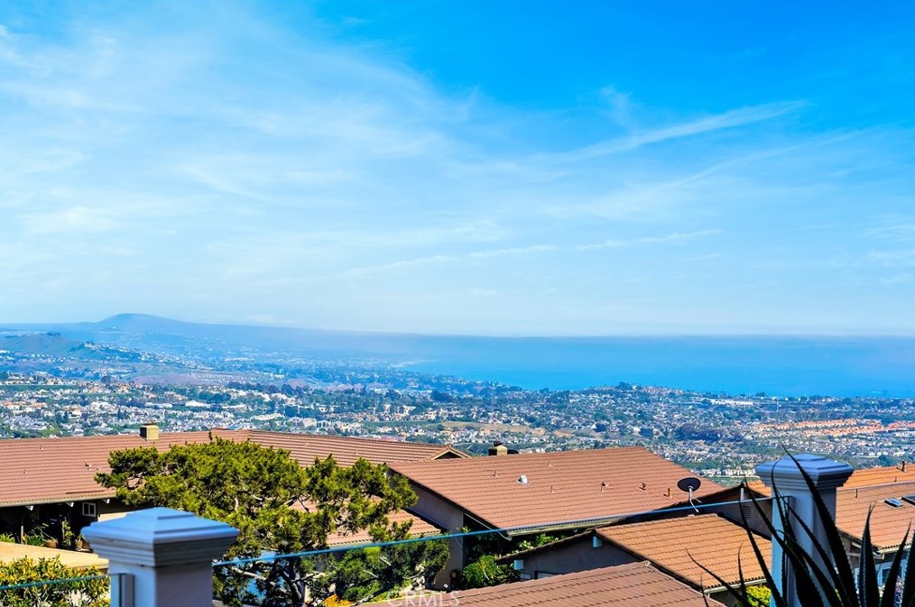 31152 Flying Cloud Dr, Laguna Beach CA  92677-2715 exterior