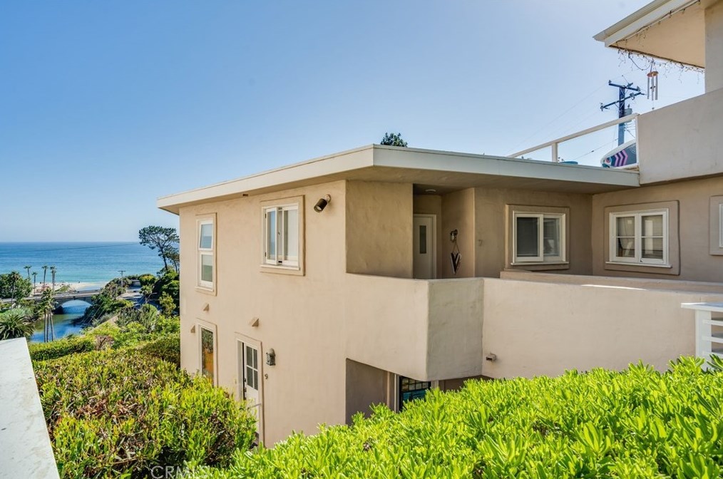 21712 Wesley Dr, Laguna Beach, CA 92651-8106