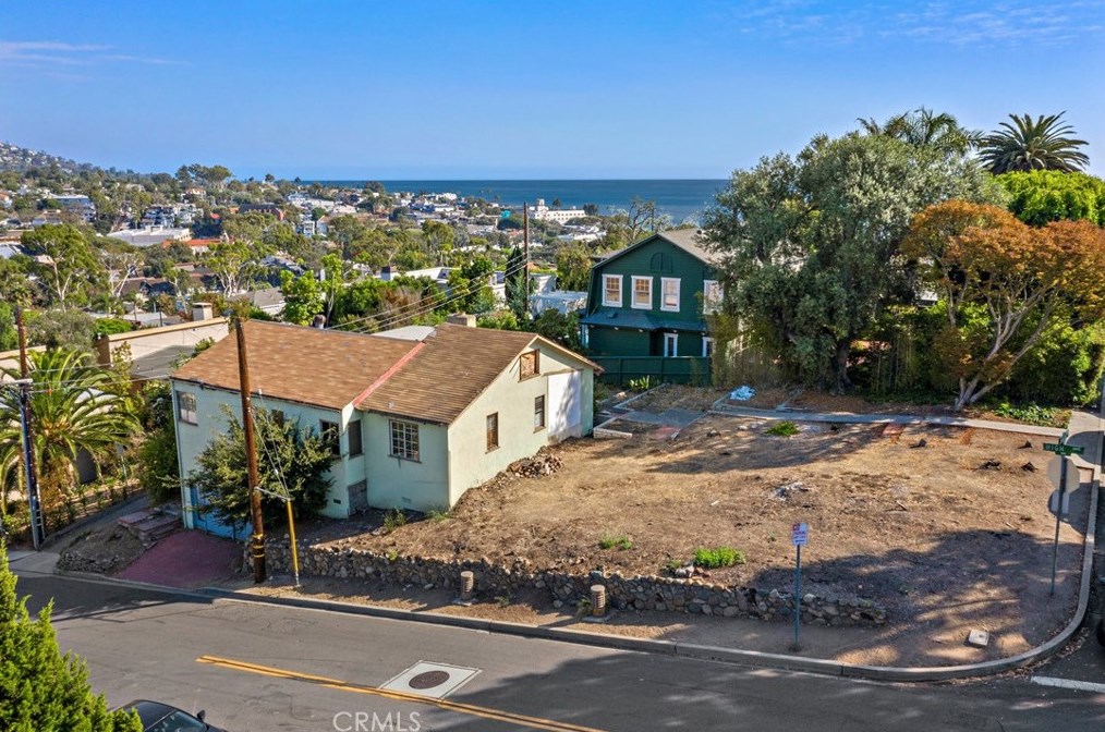 195 High Dr, Laguna Beach, CA 92651-1886