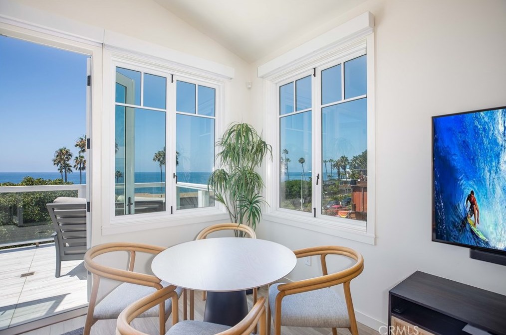 659 Ramona Ave, Laguna Beach CA  92651-2433 exterior