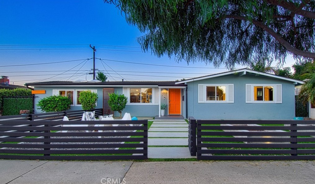 237 Camellia Ln, Costa Mesa, CA 92627-1802