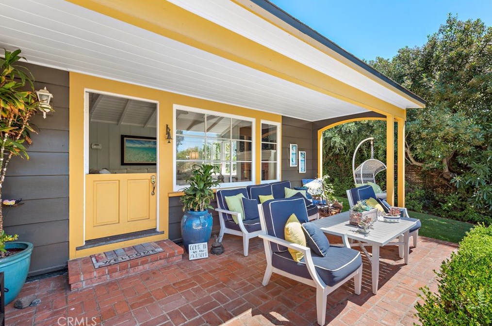 2072 Glenneyre St, Laguna Beach, CA 92651