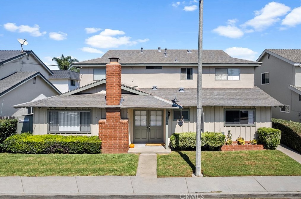 386 Woodland Pl, Costa Mesa, CA 92627-2120