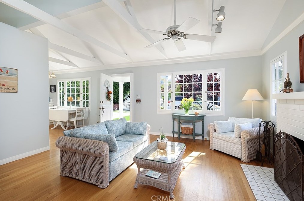 432 Shadow Ln, Laguna Beach, CA 92651-3149