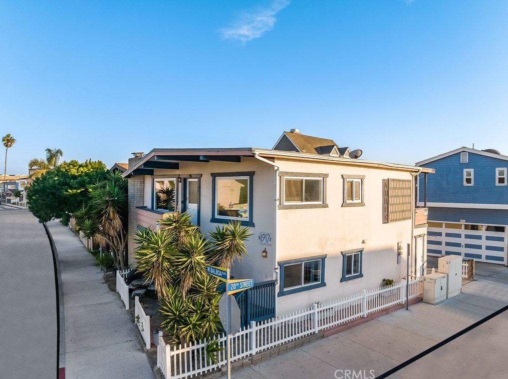 1917 W Balboa Blvd, Newport Beach, CA 92663