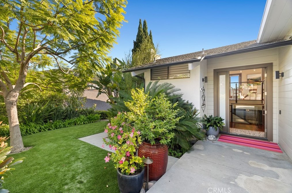 968 Oriole Dr, Laguna Beach, CA 92651-2848