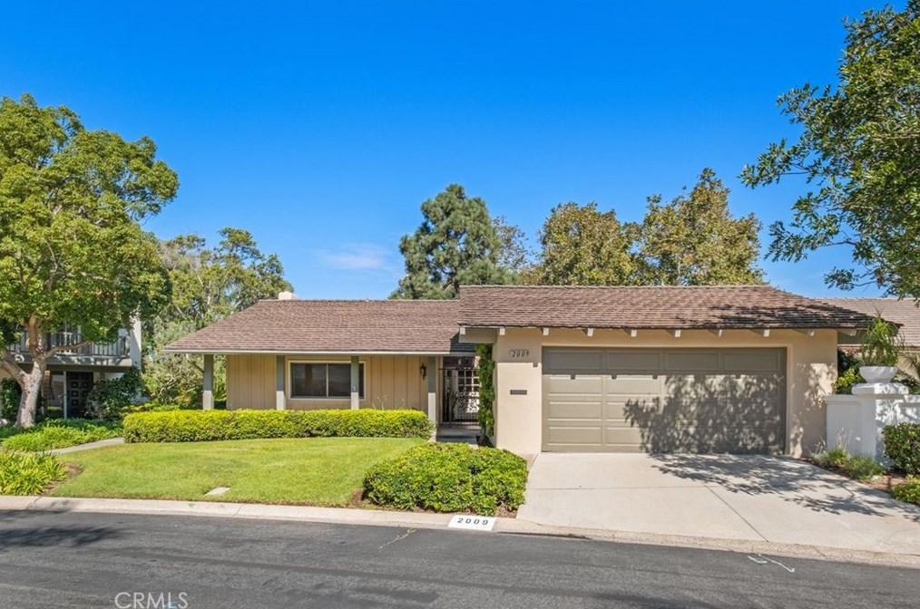 2009 Vista Cajon, Newport Beach, CA 92660
