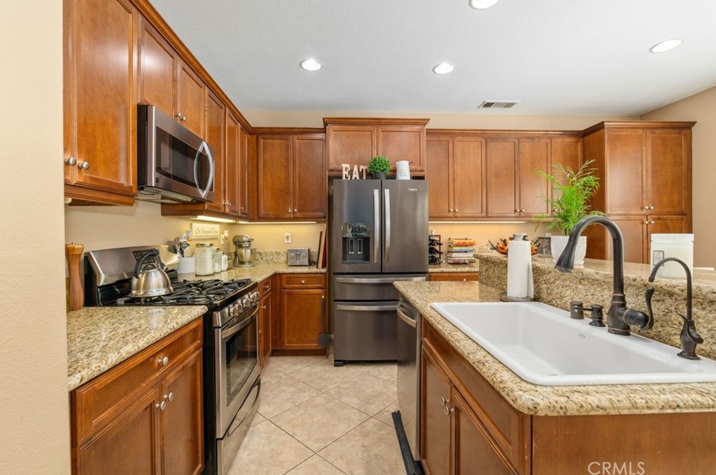 40357 Logan Ct, Temecula CA  92591-7507 exterior