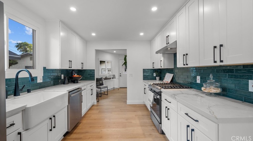 5544 Blackwelder St, Los Angeles CA  90016-3210 exterior