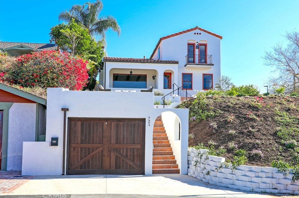 721 Manzanita Dr, Laguna Beach, CA 92651-1961