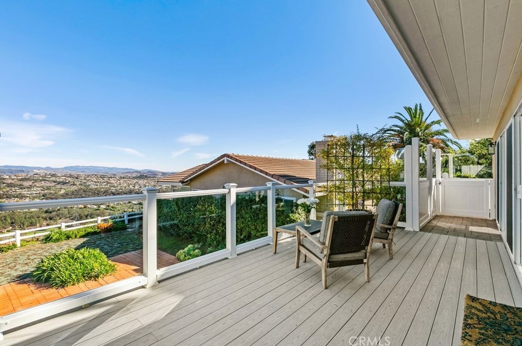 31534 Flying Cloud Dr, Laguna Beach CA  92677-2711 exterior