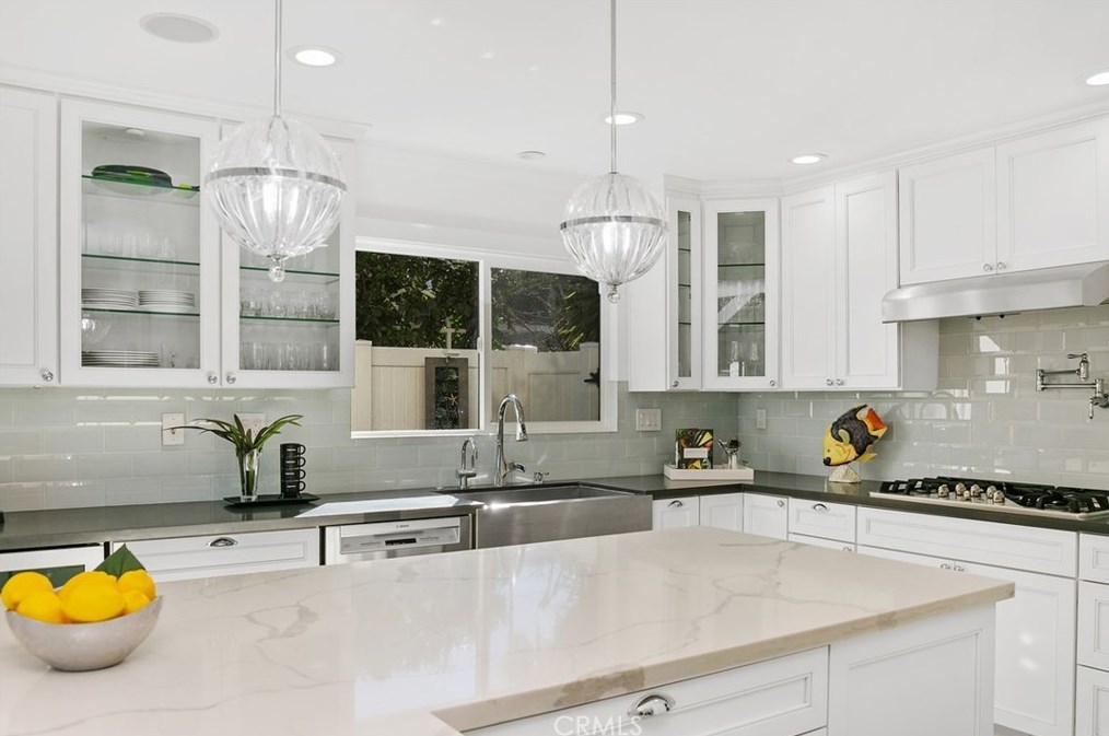 31534 Flying Cloud Dr, Laguna Beach CA  92677-2711 exterior