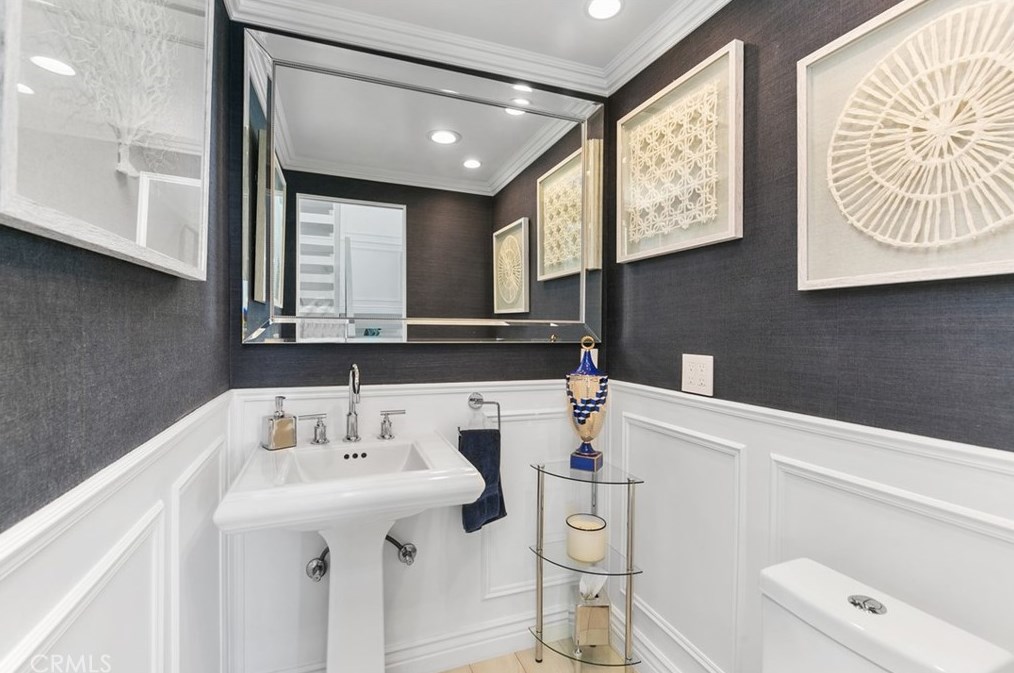 31534 Flying Cloud Dr, Laguna Beach CA  92677-2711 exterior